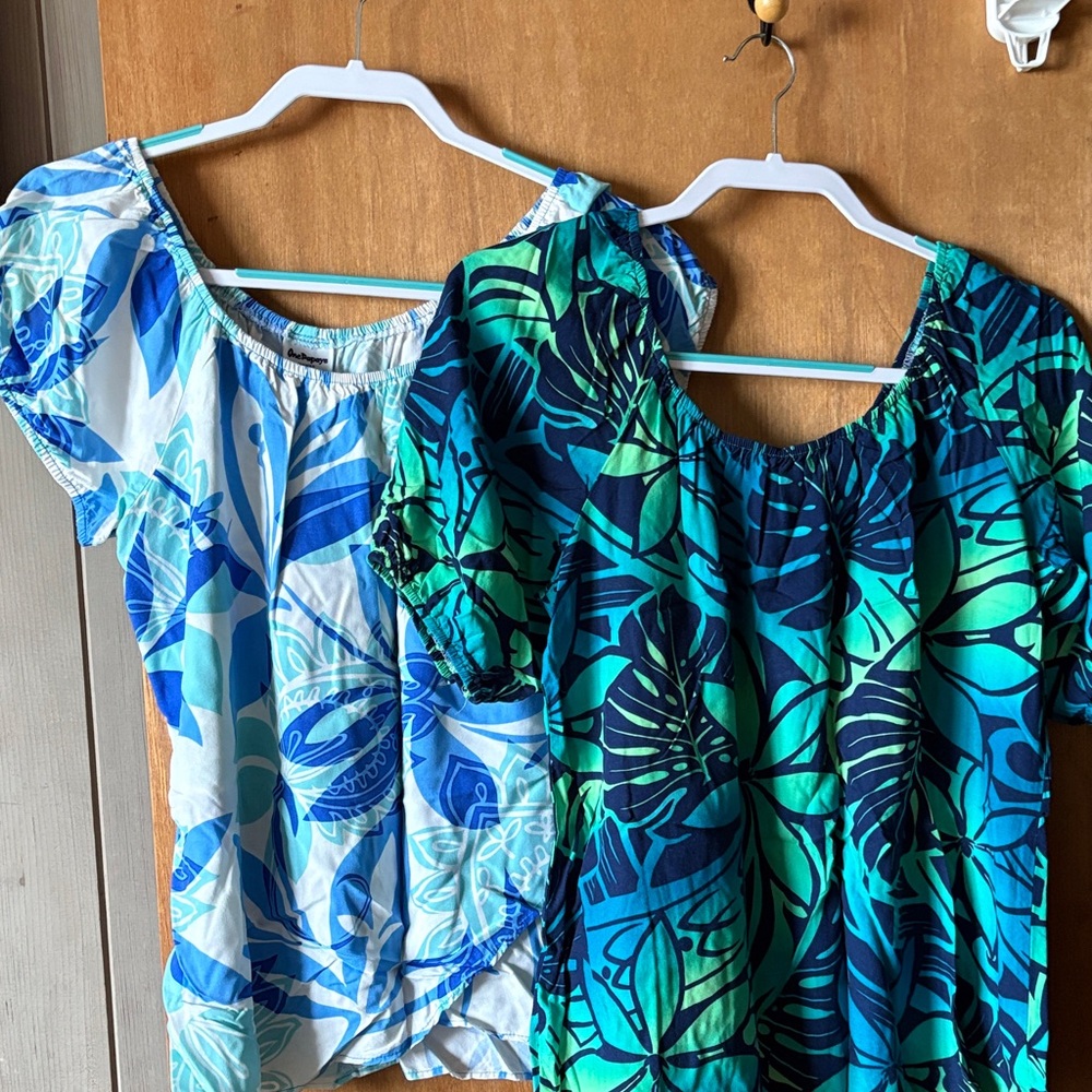 Set of 2 - Women's Hawaiian/Tropical Off-Shoulder Blouses, Size M